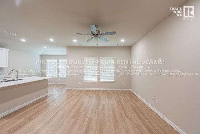 Building Photo - 2215 9th St