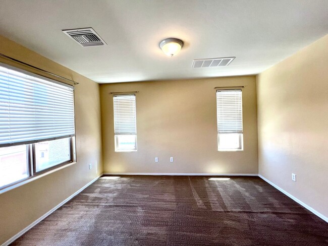 Building Photo - Nice 3 Bedroom Home in Sierra Morado