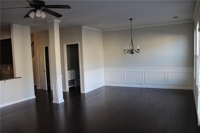 Building Photo - 4945 Ducote Trail