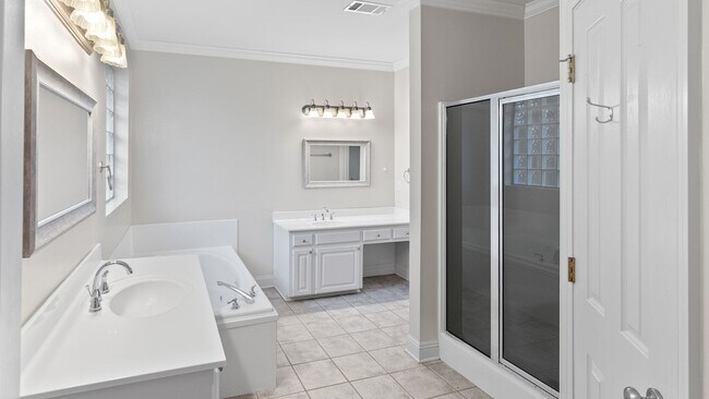 Building Photo - Now Leasing in Bluebonnet Highlands Subdivision!