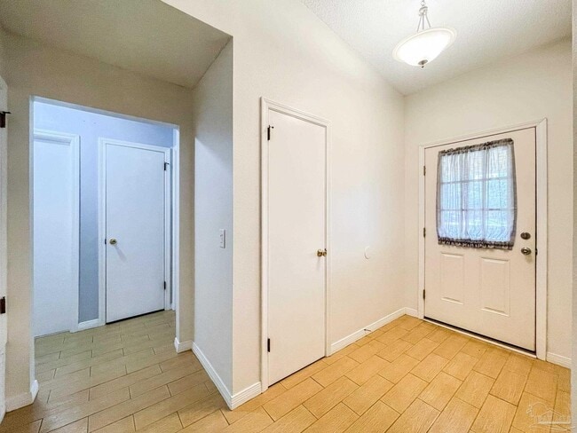 Building Photo - 9049 Bluebay Ln