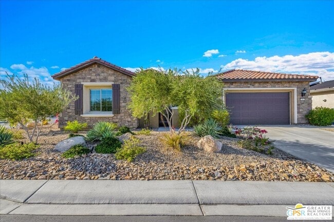 Building Photo - 81 Claret