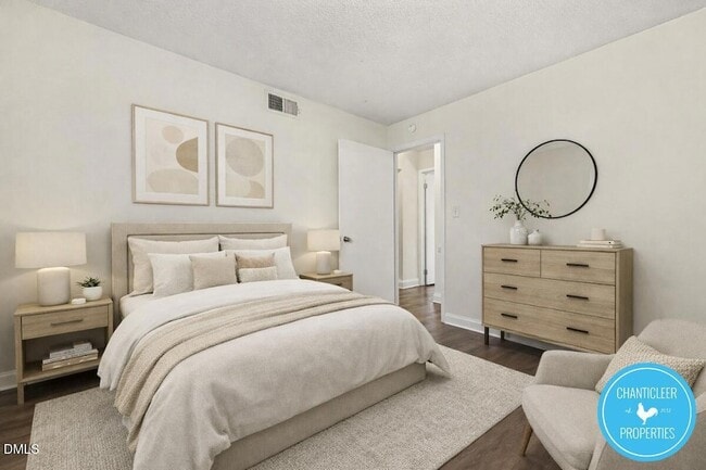 Building Photo - 115 Florence St