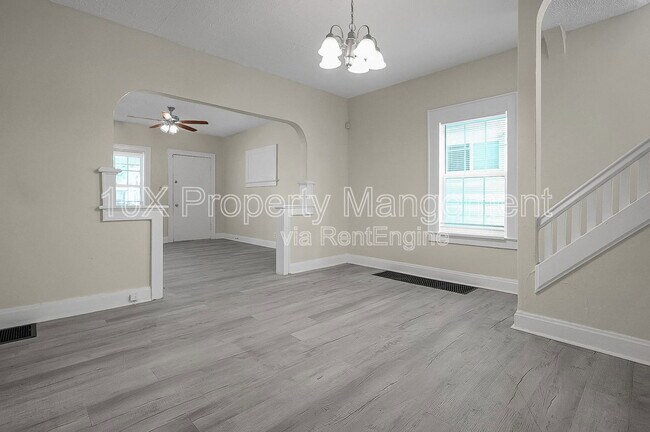 Building Photo - 1085 E 17th Ave