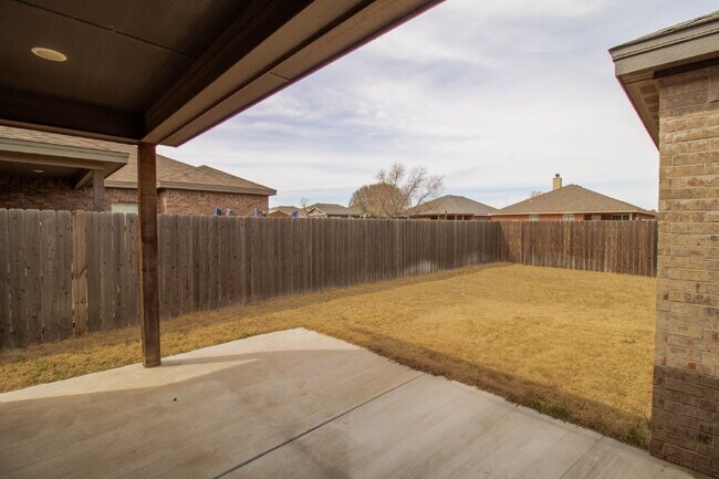 Building Photo - Spacious 3-Bedroom Duplex in South Lubbock