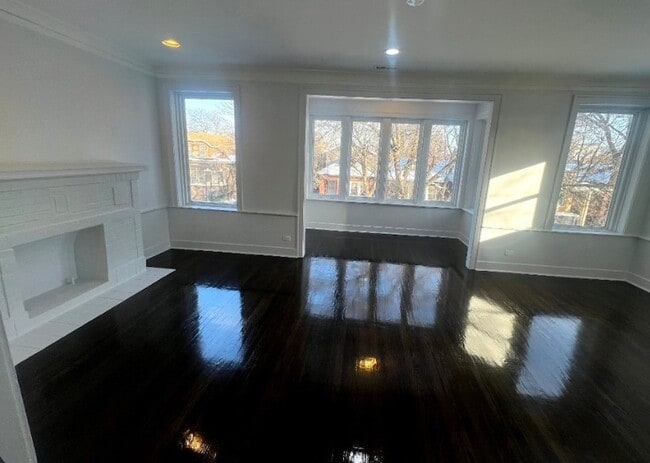 Building Photo - 7220 S East End Ave