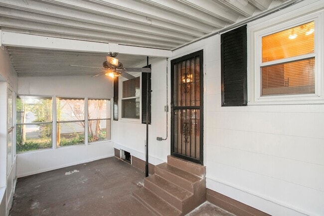 Building Photo - 909 Clarke St