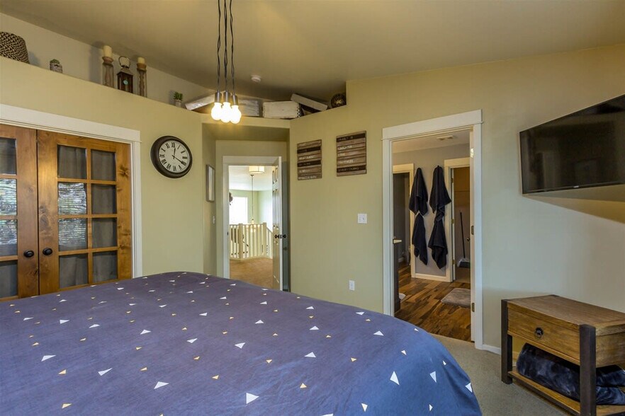 Building Photo - 63055 Yampa Way