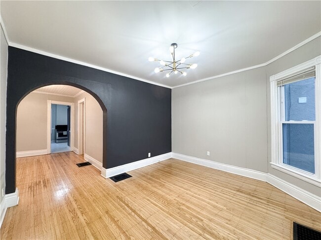 Building Photo - 102 Gregory St