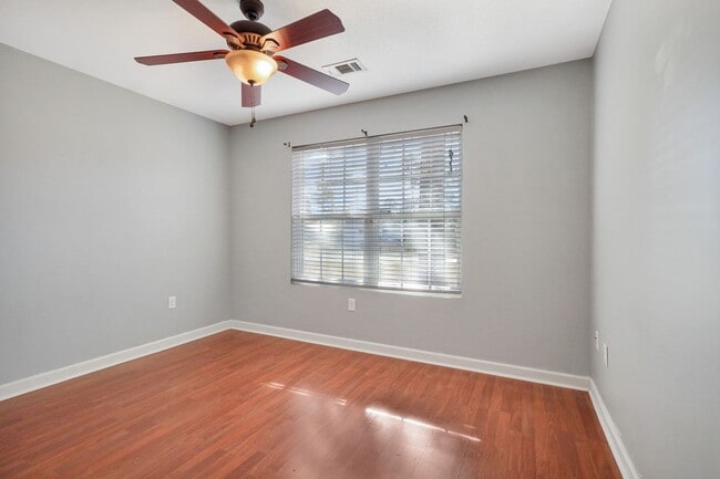 Building Photo - 712 S 6th St