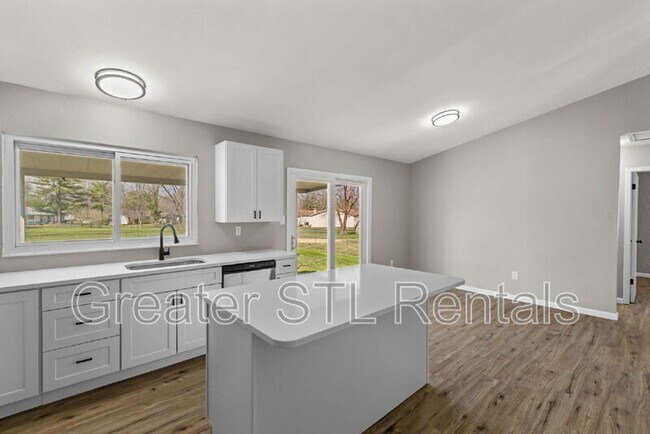 Building Photo - 208 Laurelwood Dr