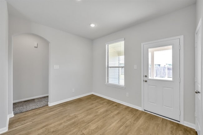 Building Photo - 16609 Merry Pines Dr