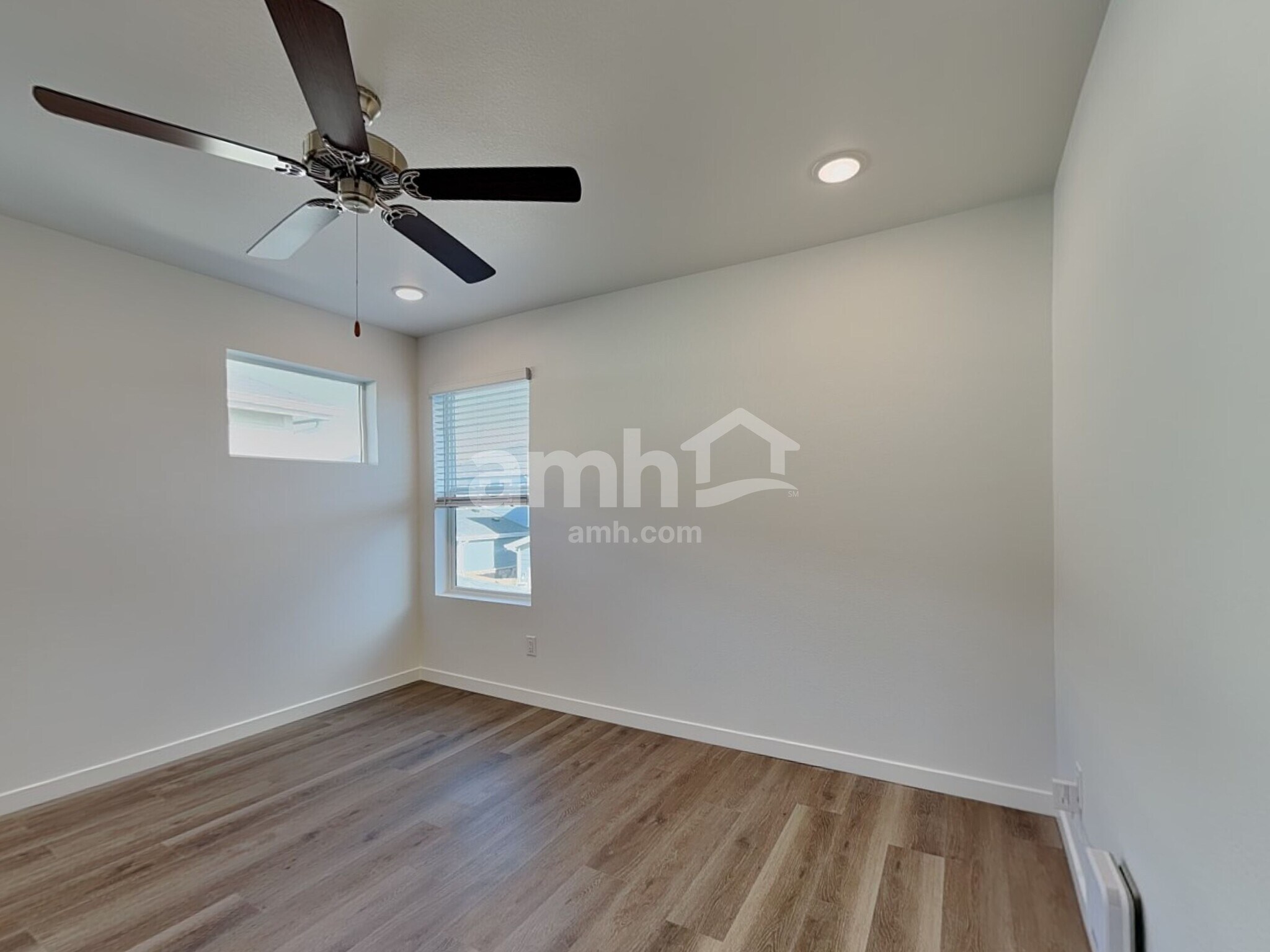 Building Photo - 23552 E 3rd Pl