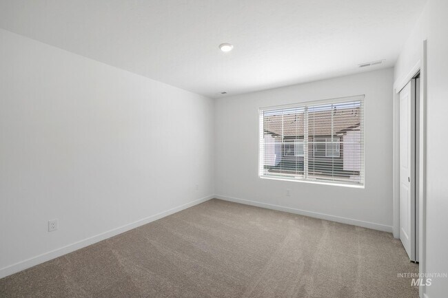 Building Photo - 4234 W Cirrus Ln