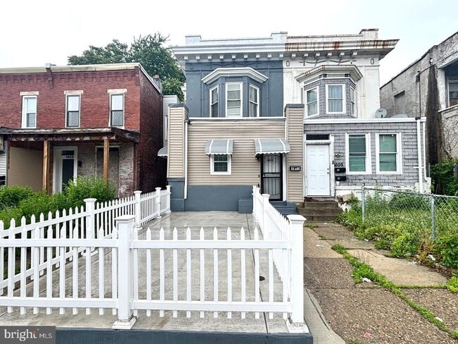 Primary Photo - 1611 W Erie Ave