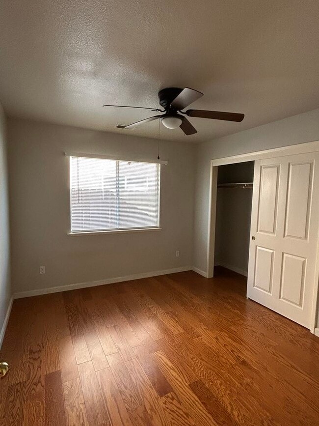Building Photo - 1502 Barnum Ct