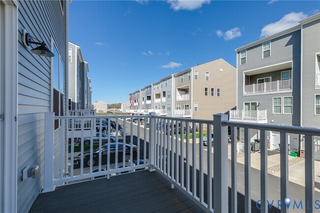Building Photo - 713 McCormick Farm Dr