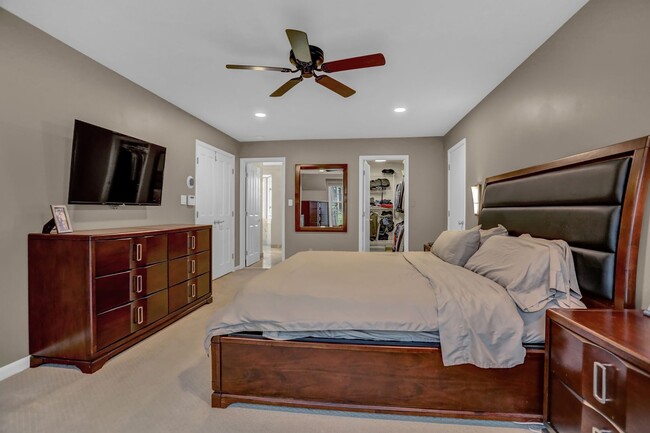 Building Photo - An Unbelievable Rental Opportunity – Grand...