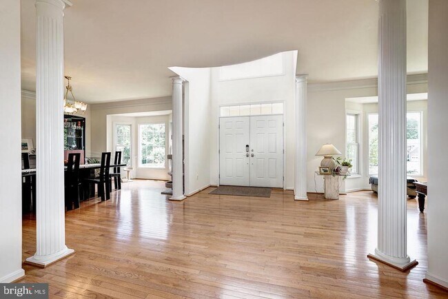Building Photo - 6355 Highgrove Park Ct