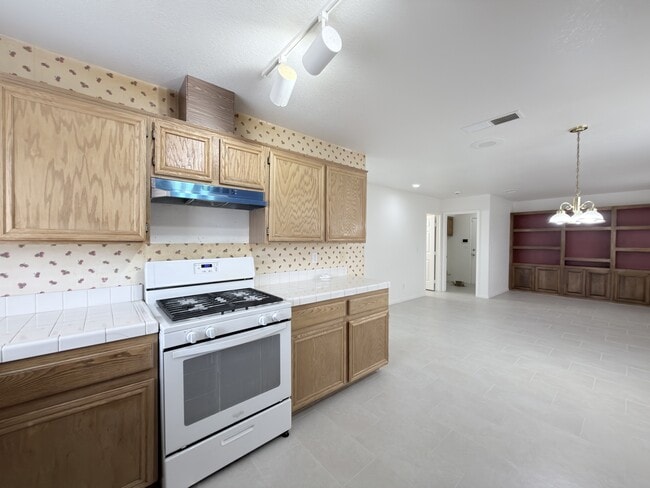 Building Photo - 8232 Fame Ave