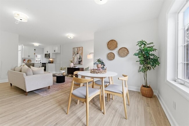 Building Photo - 414 6th St