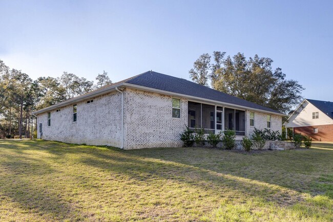 Building Photo - 1148 Sioux Cir