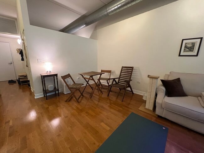 Building Photo - 650 W Wayman St