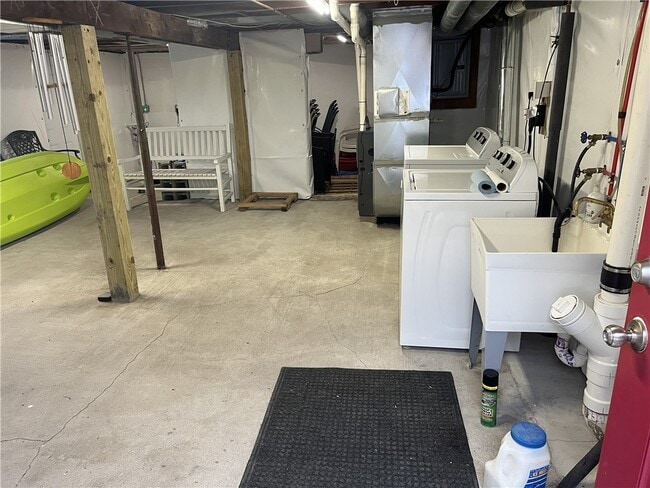 Building Photo - 898 Ridge Rd