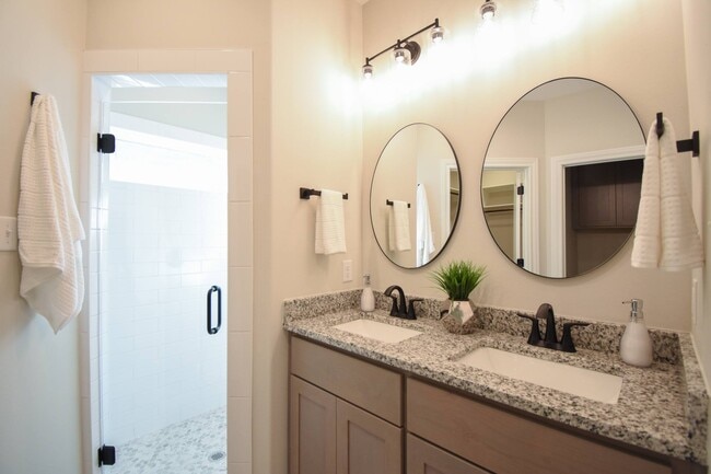 Building Photo - 516 Windy Way Dr