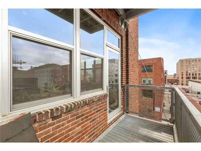 Building Photo - 901 N 3rd St
