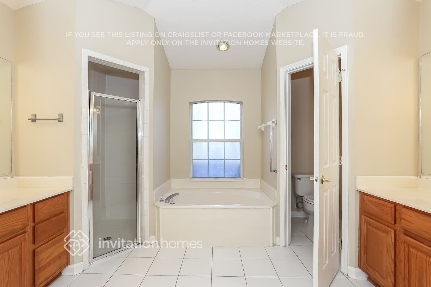 Building Photo - 538 New Brunswick Terrace