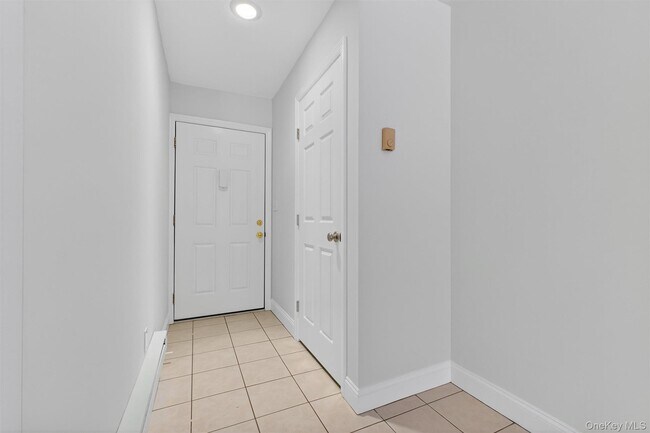 Building Photo - 180 Heritage