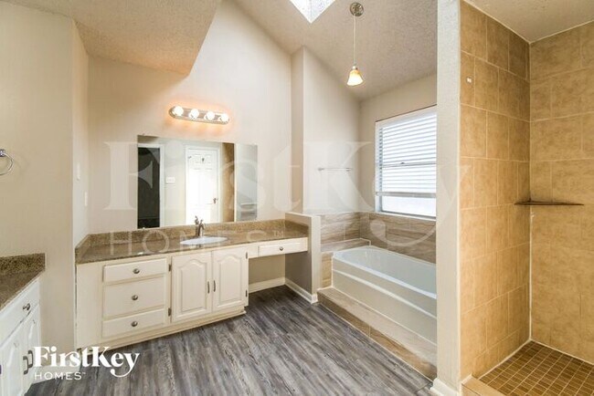 Building Photo - 1219 Catskill Dr