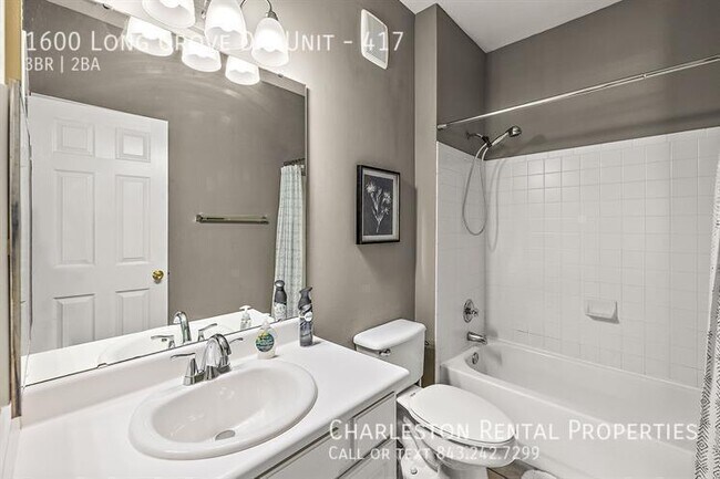 Building Photo - 1600 Long Grove Dr