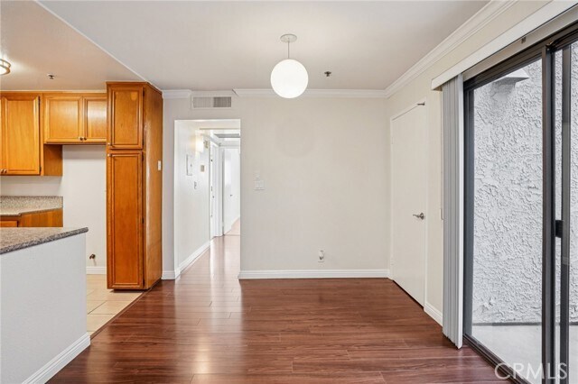 Building Photo - 11162 Camarillo St