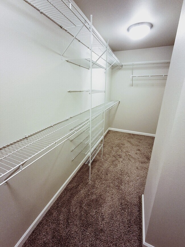 Building Photo - 4946 Skylark St NE