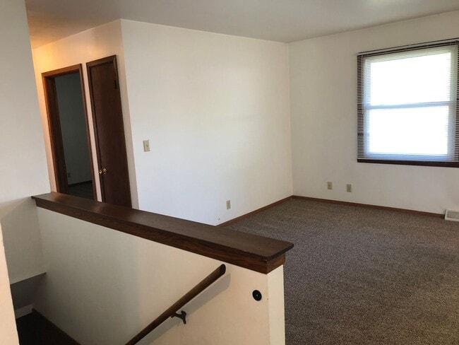 Building Photo - Single Family Home