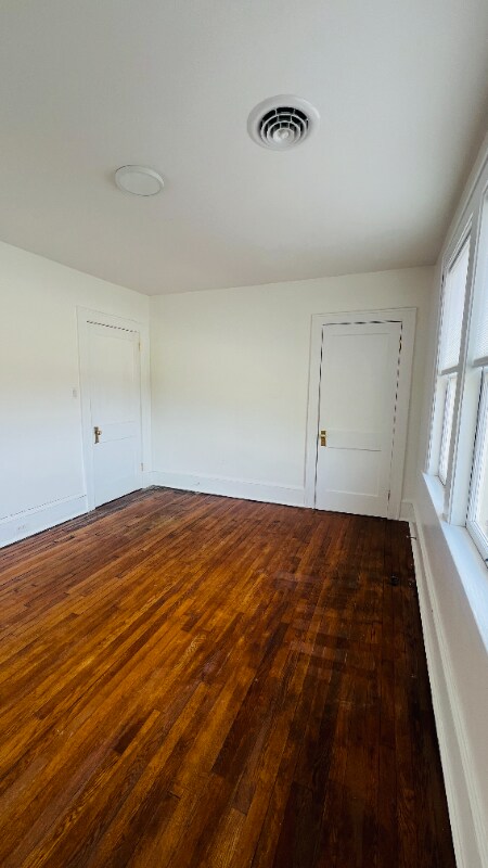 Building Photo - 812 Tyler Ave