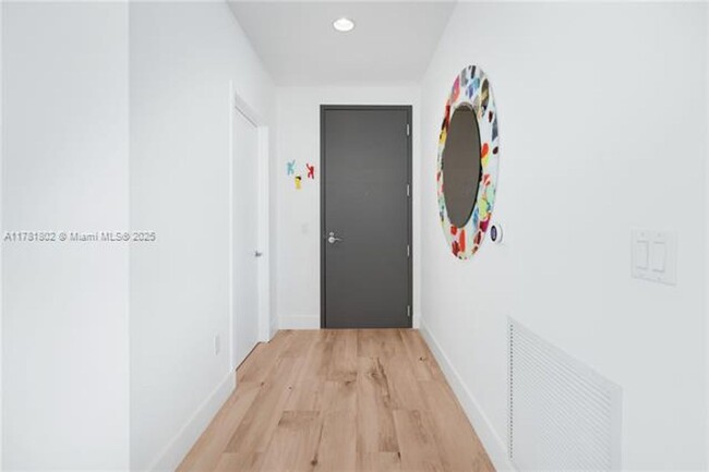 Building Photo - 17111 Biscayne Blvd