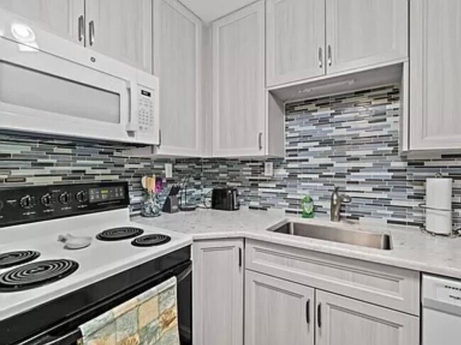 Building Photo - 3165 N Atlantic Ave