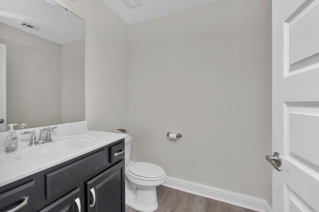 Building Photo - 8001 Silver Maple Dr