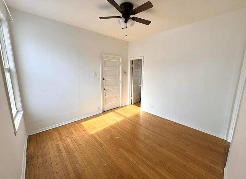 Building Photo - 2908 N Springfield Ave