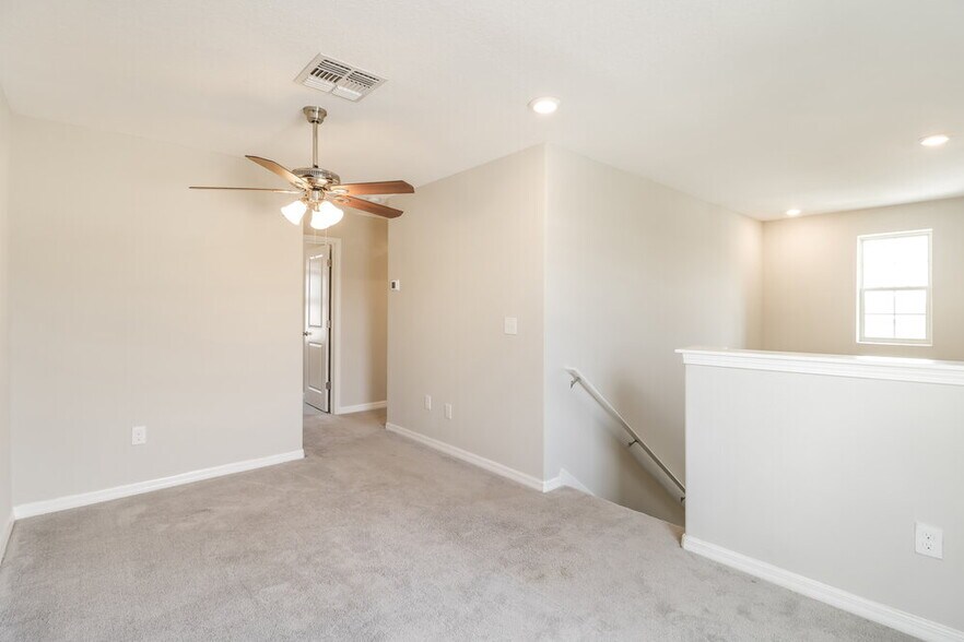Building Photo - 10153 Golden Wonder Ln