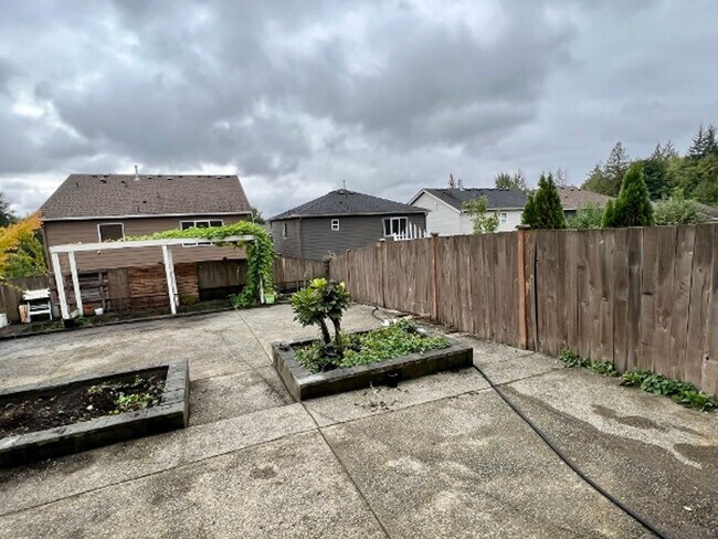 Building Photo - Tumwater 3 BD + Office Space - Move-In Special!