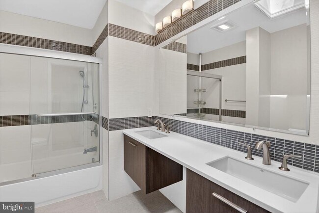 Building Photo - 5338 41st St NW