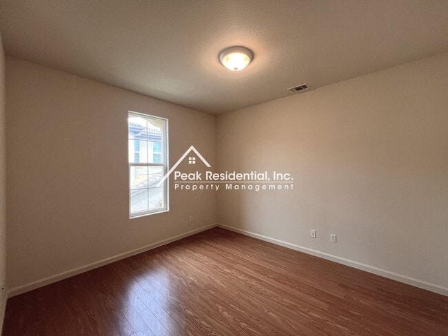 Building Photo - Beautiful 4bd/2.5ba Folsom Home with 2 Car Garage!