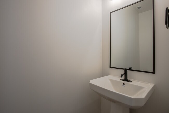 Half Bathroom - 493 W 620 N