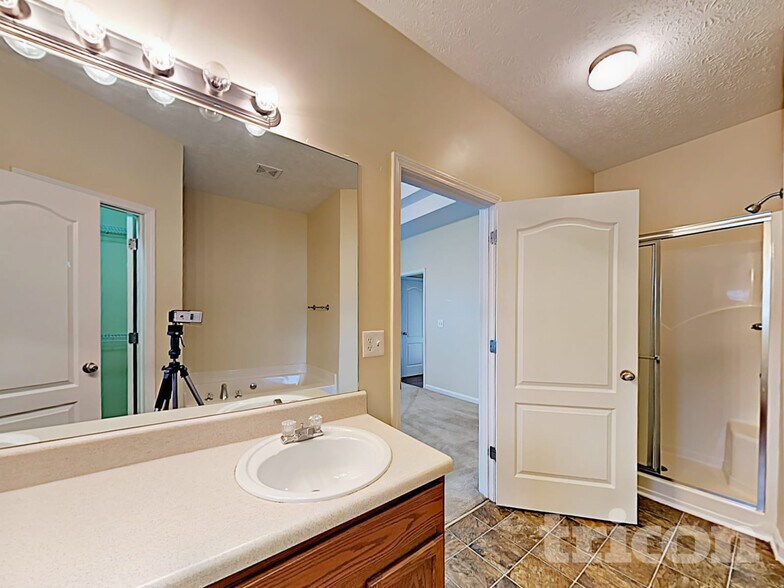 Building Photo - 24 Timberland Trail