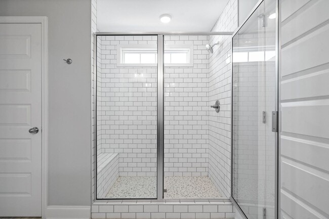 Building Photo - Beautiful Home Close to Fort Campell Ready for You to Make New Memories In