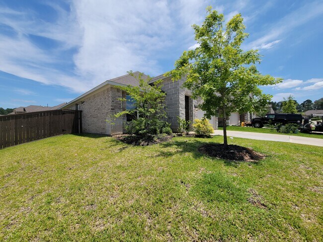 Building Photo - 907 Youth Water Rd